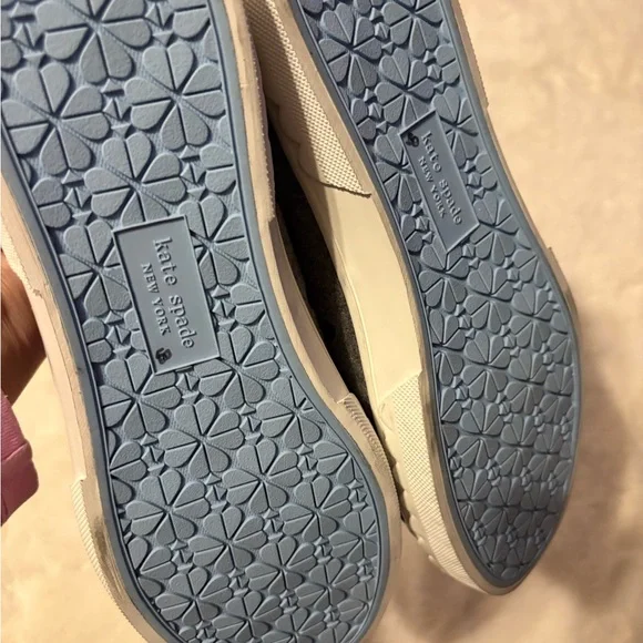 Kids Gray Polka Dot Sneaker sze 8 - Picture 5 of 8